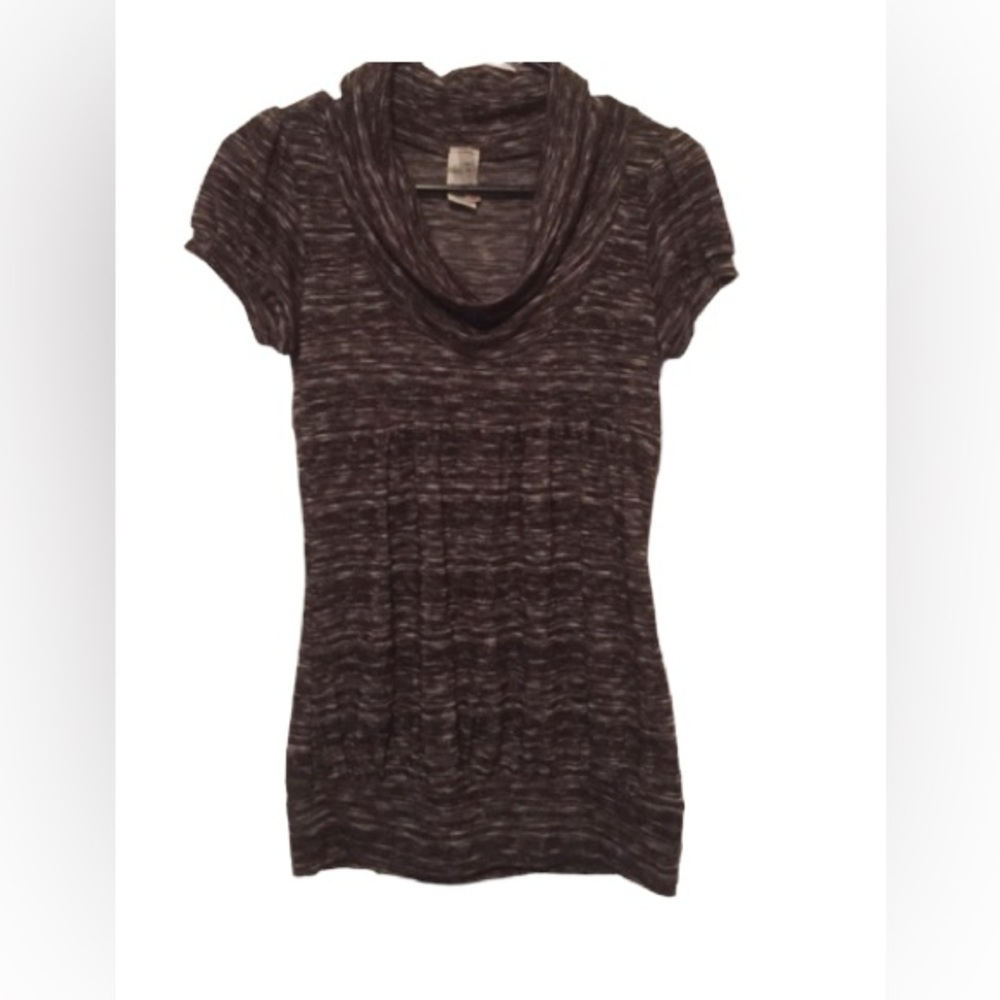 Voice short  sleeve shirt/ sweater shirt size small
